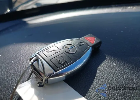 2016 Mercedes-Benz C 300 4Matic/Luxury 4Matic/Sport 4Matic z USA, uszkodzony, nr VIN 55SWF4KB3GU149429